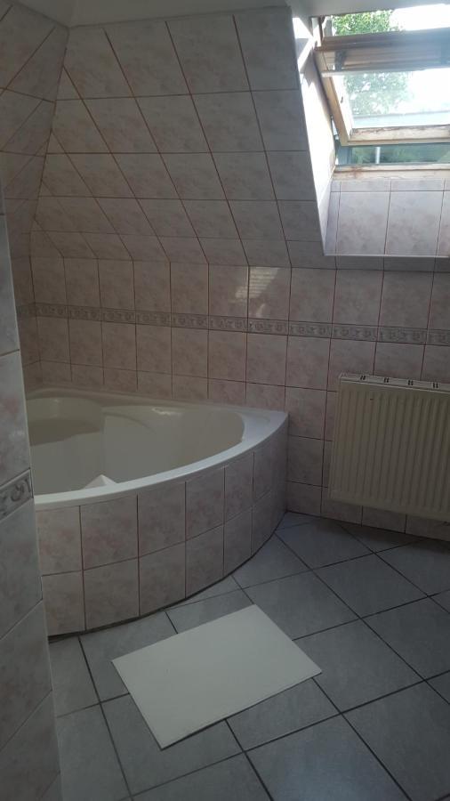 Bliss Apartment Tata Εξωτερικό φωτογραφία