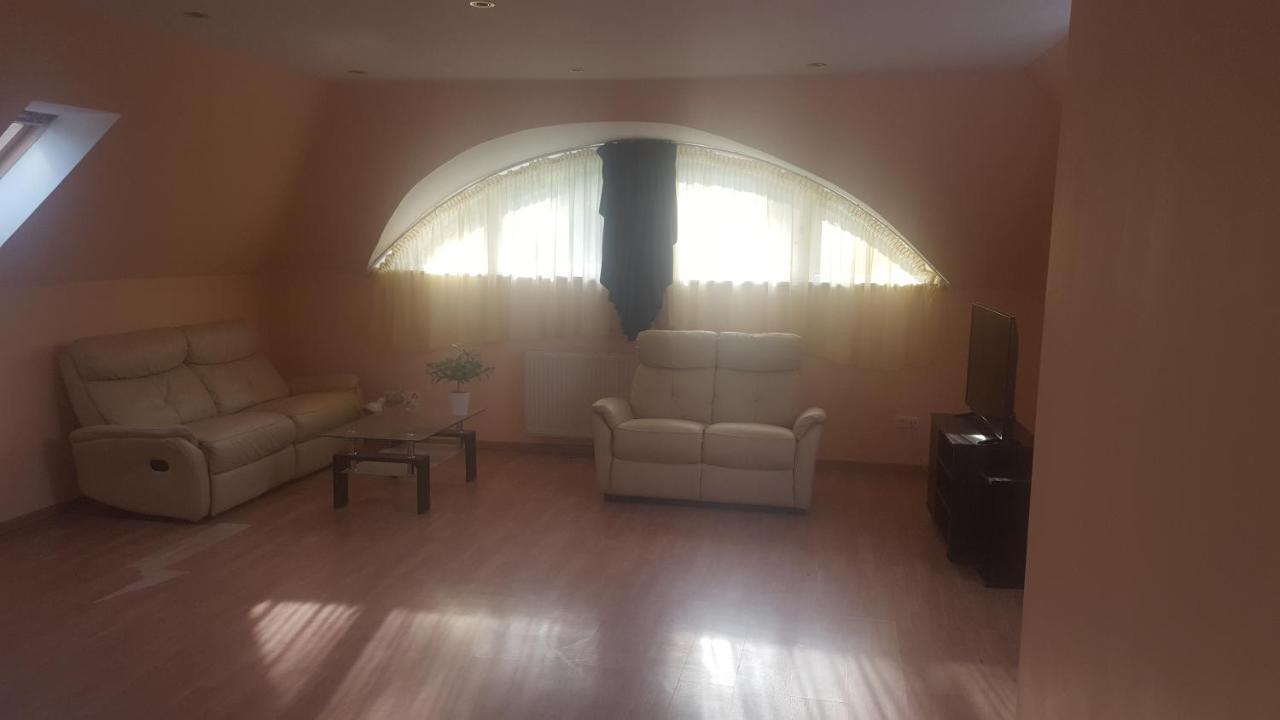 Bliss Apartment Tata Εξωτερικό φωτογραφία